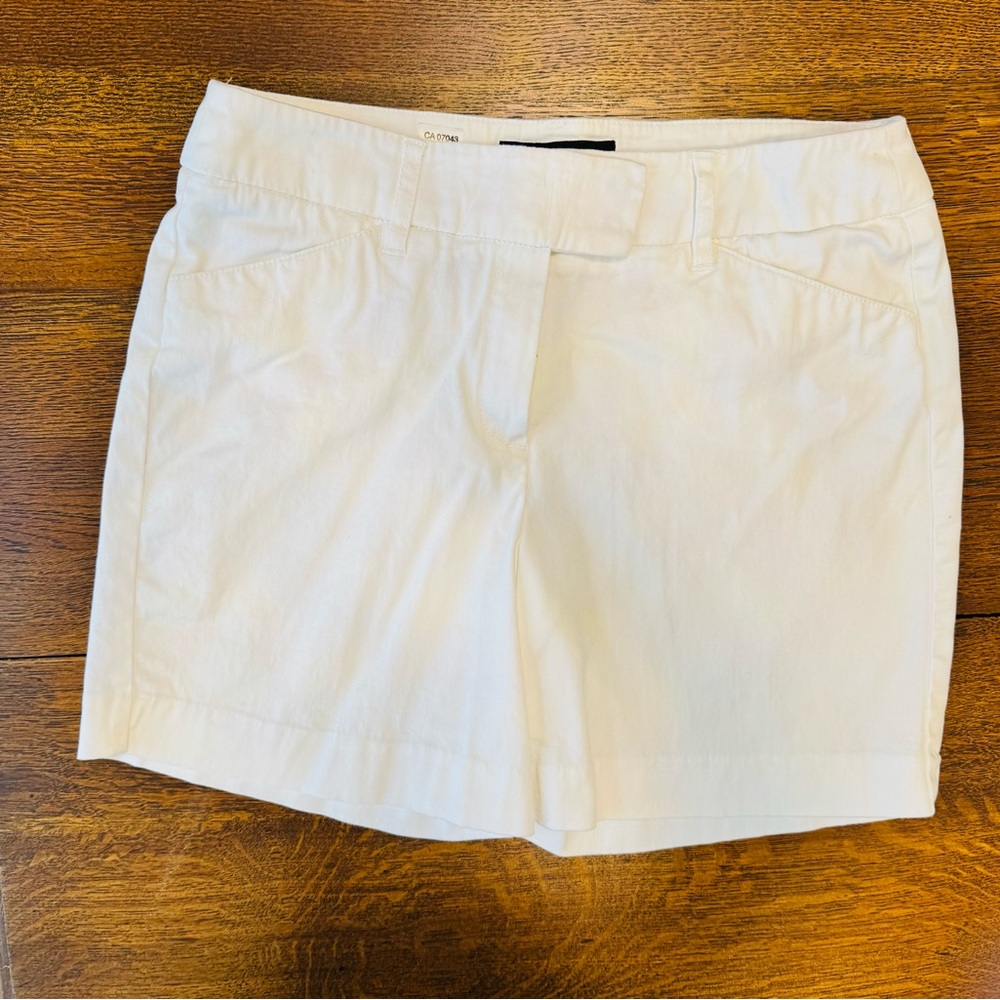 Larry Levine White Tailored Bermuda Shorts